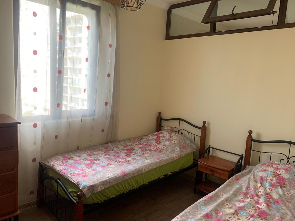 Big, Comfortable Apartment In Batumi Near The Sea Kültér fotó