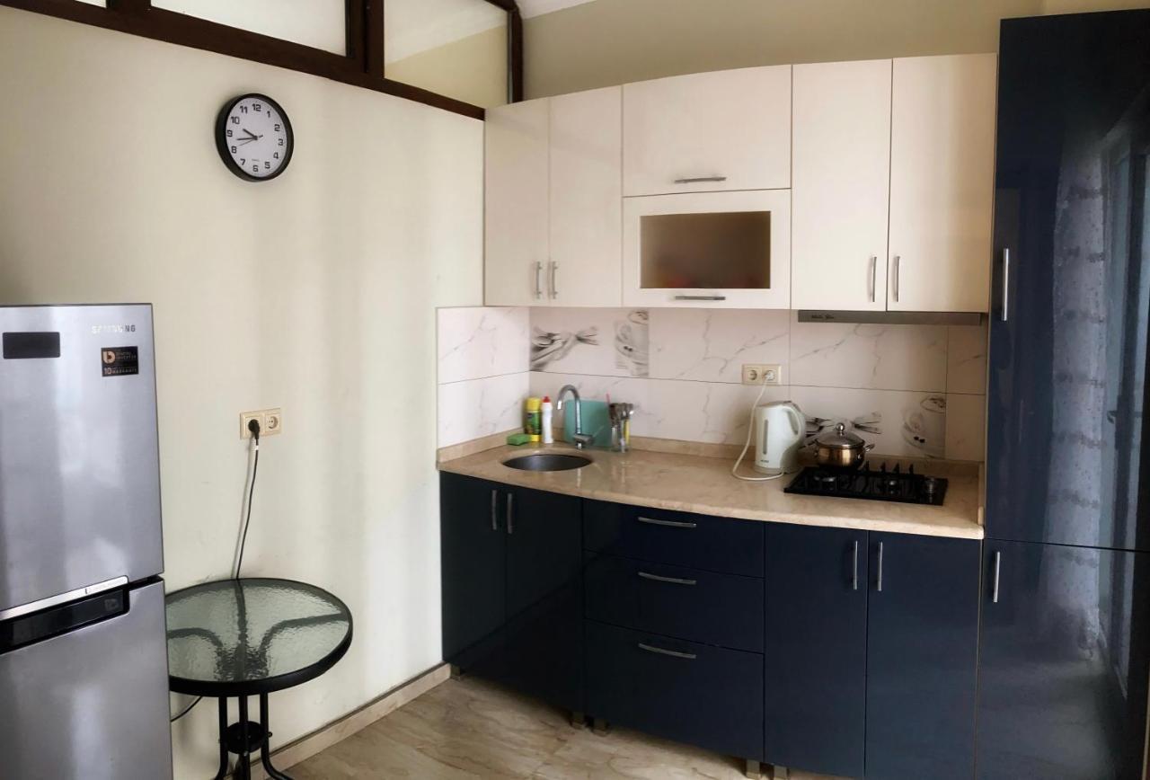 Big, Comfortable Apartment In Batumi Near The Sea Kültér fotó