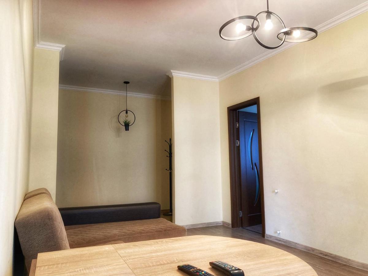 Big, Comfortable Apartment In Batumi Near The Sea Kültér fotó