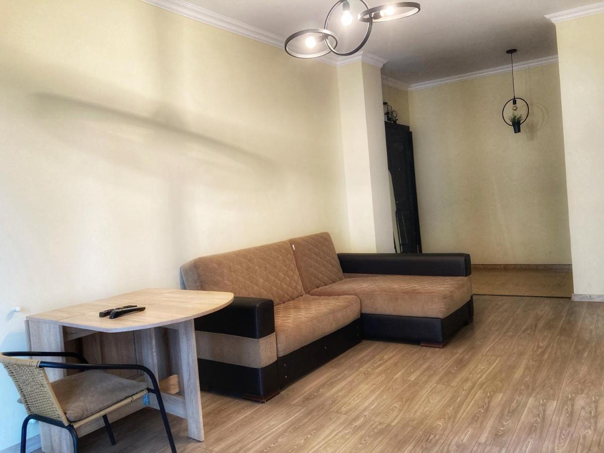 Big, Comfortable Apartment In Batumi Near The Sea Kültér fotó